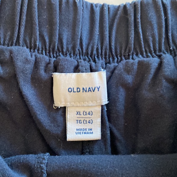 Girl’s Uniform Skirt with built in bike shorts… Old Navy - Picture 2 of 3